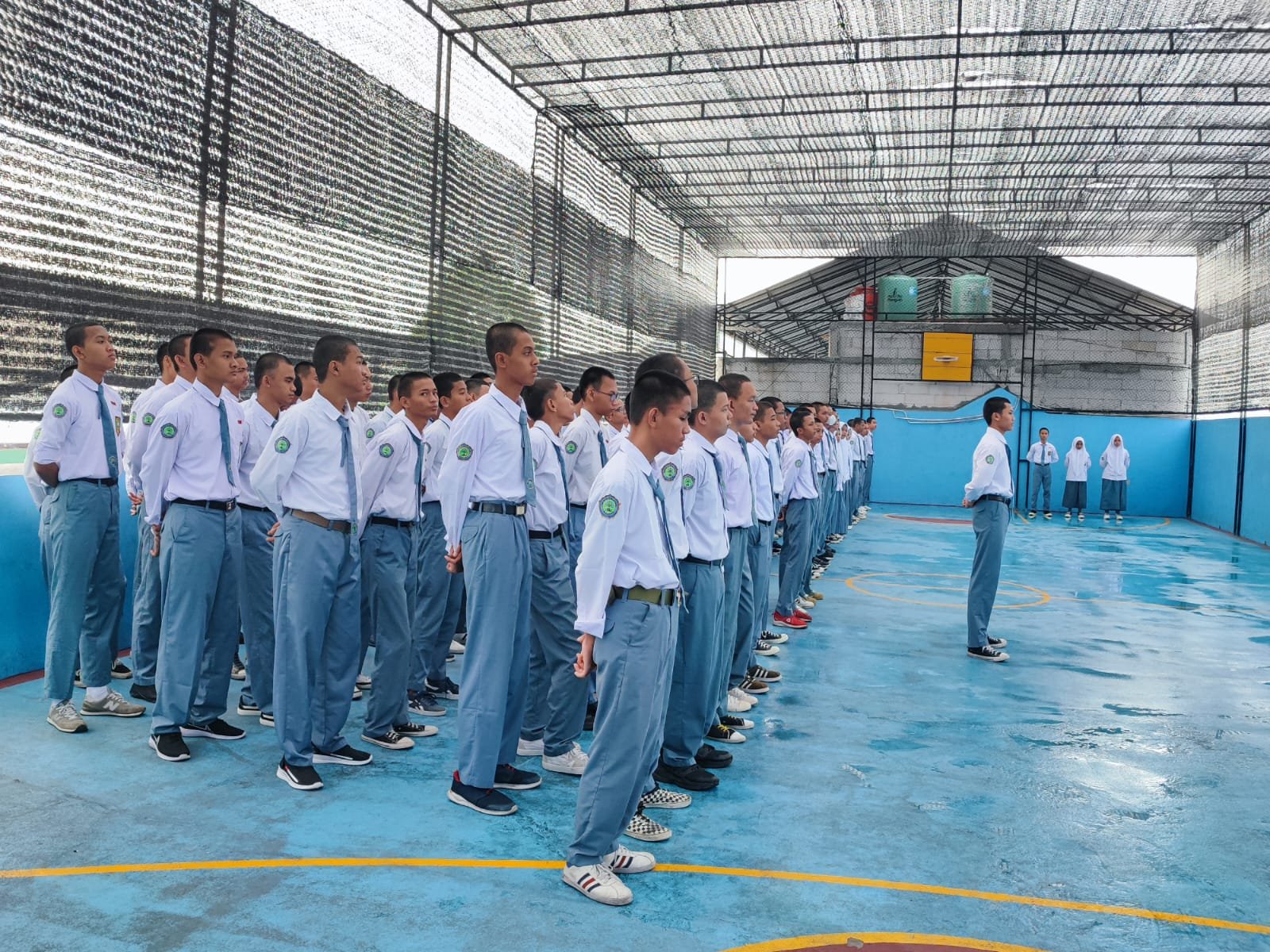 Kegiatan Upacara Bendera Senin Pagi