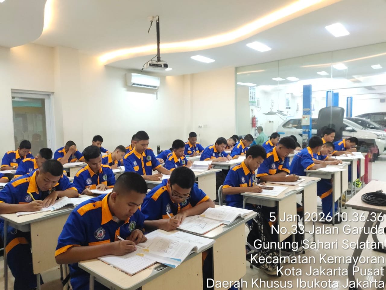 Kegiatan Belajar Teori Otomotif